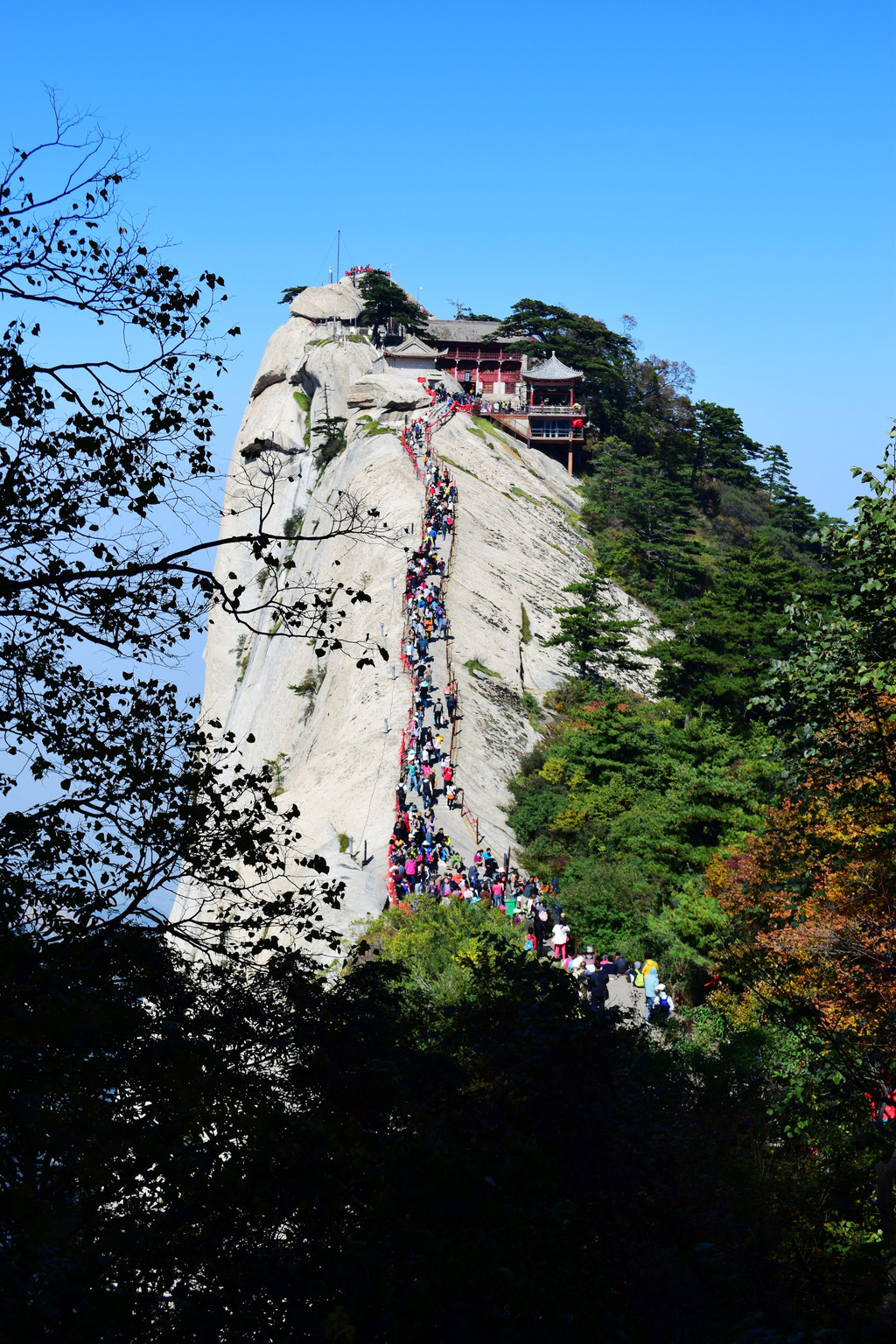 西安市区距离华山有多远