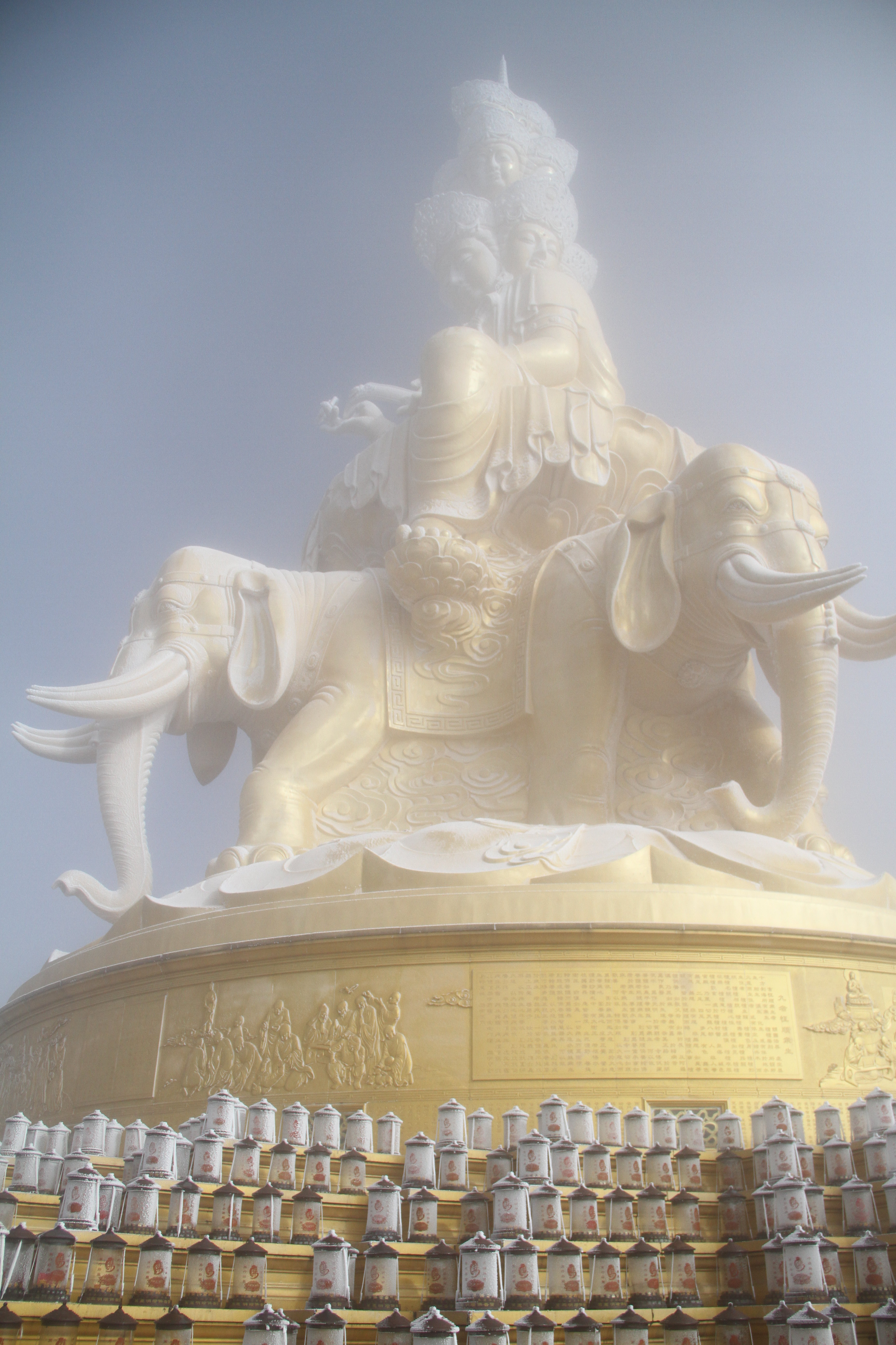 【携程攻略】峨眉山四面十方普贤像景点,峨眉山是普贤菩萨的道场,汉末