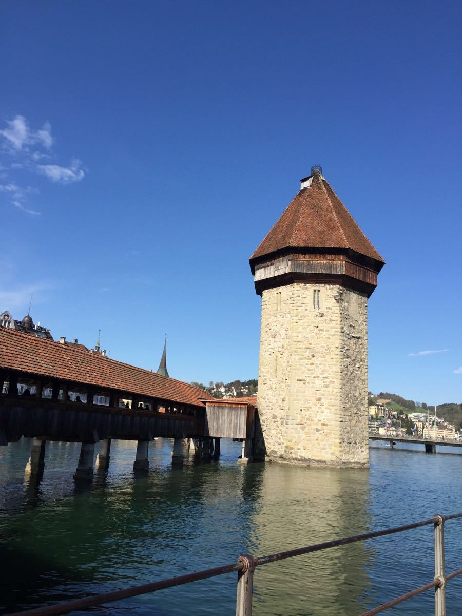 卡佩尔廊桥和八角型水塔