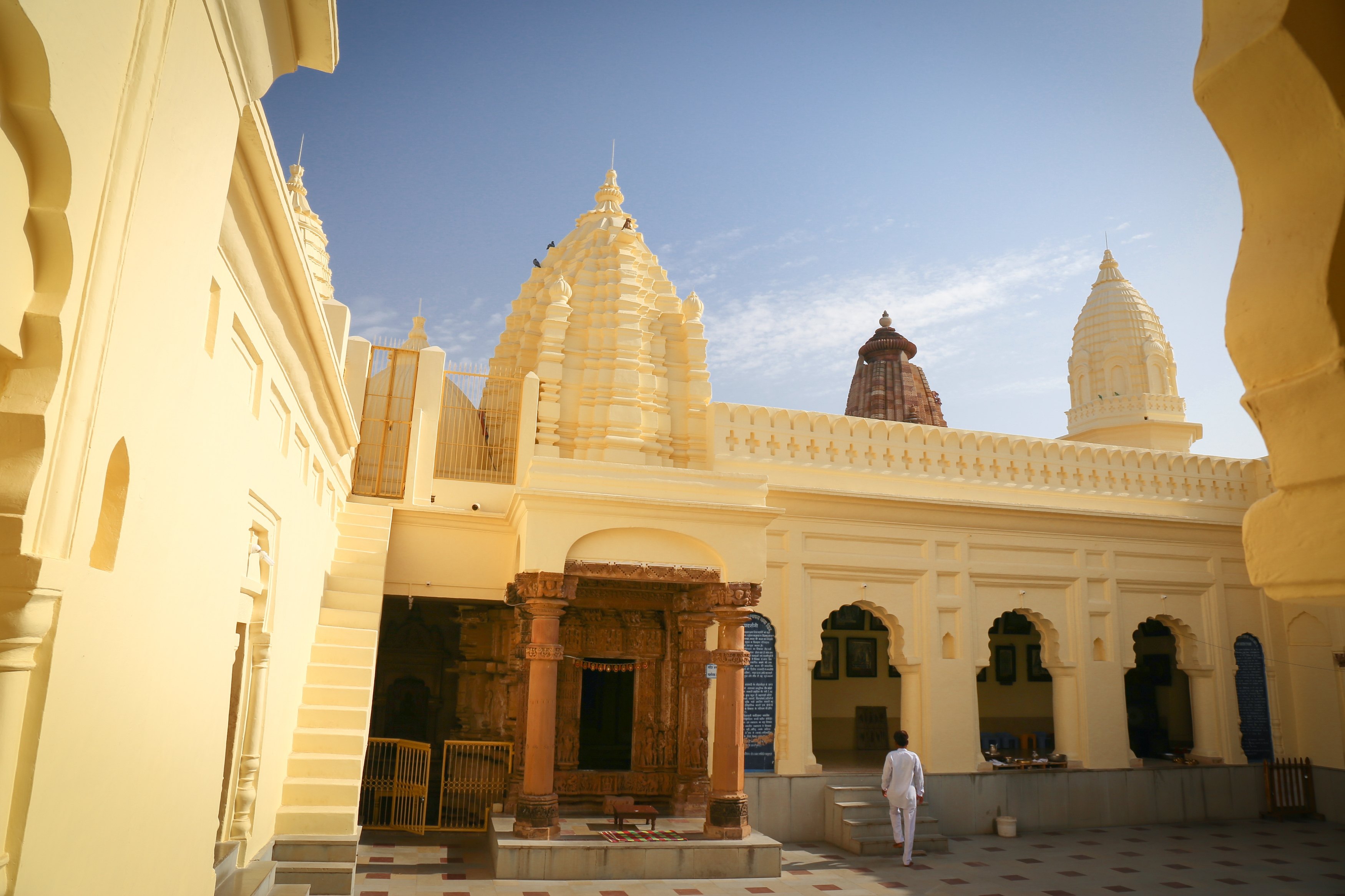 耆那教神庙 直线距离3.3km