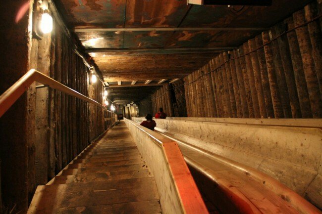 2021萨尔茨堡盐矿游玩攻略,可以换穿矿工的衣服下井,看.