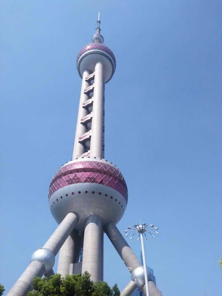 【携程攻略】上海东方明珠景点,假期人太多,需提前订,国庆得排队5小时