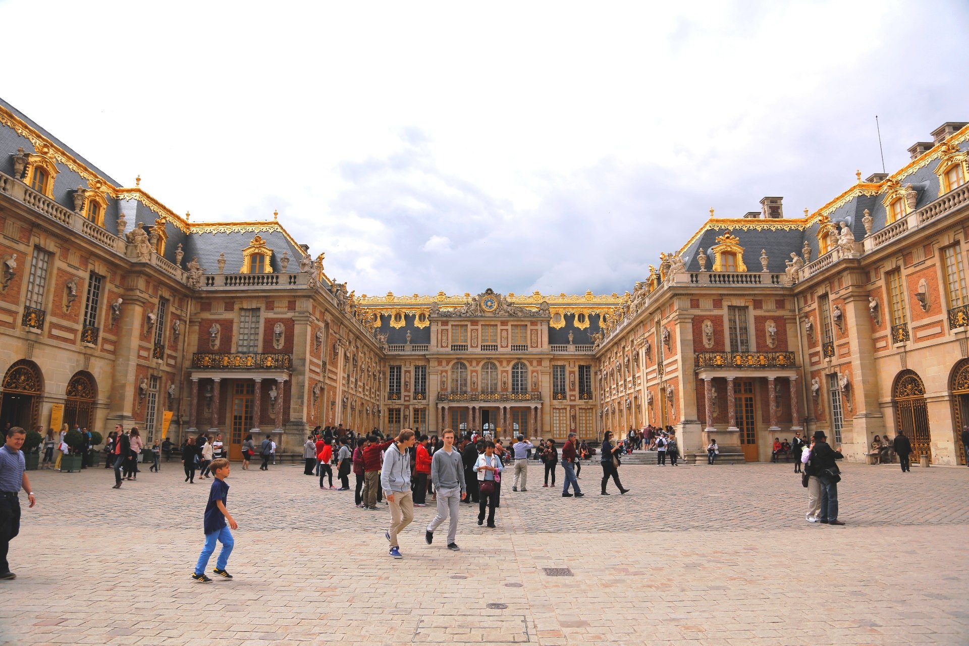 法国凡尔赛宫“九大行星下凡来”：18个主厅【5】战争厅、镜厅、和平厅、牛眼厅、国王寝宫【高清大图】 - 知乎
