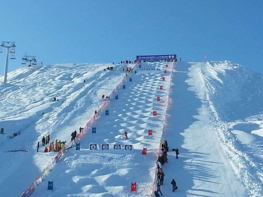 天河山滑雪场图片
