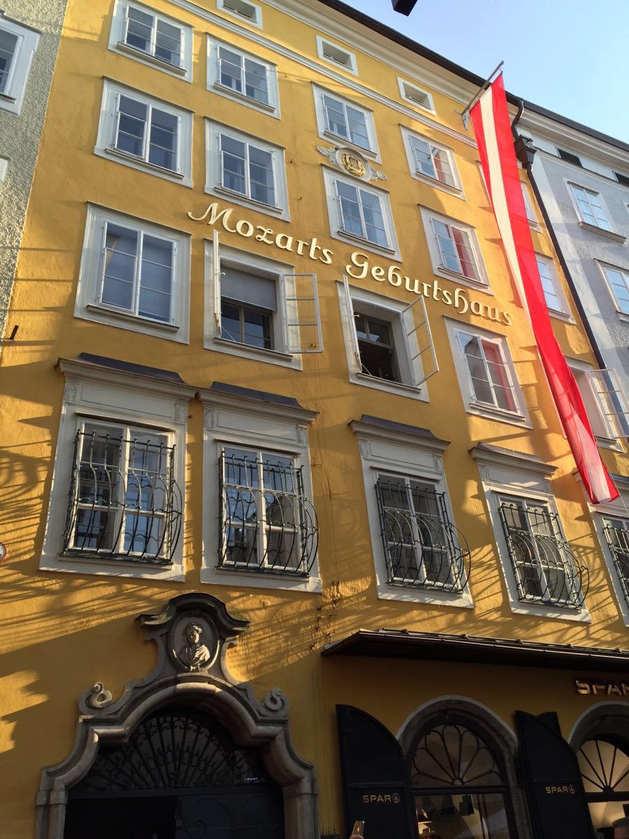 莫扎特出生地mozarts birthplace