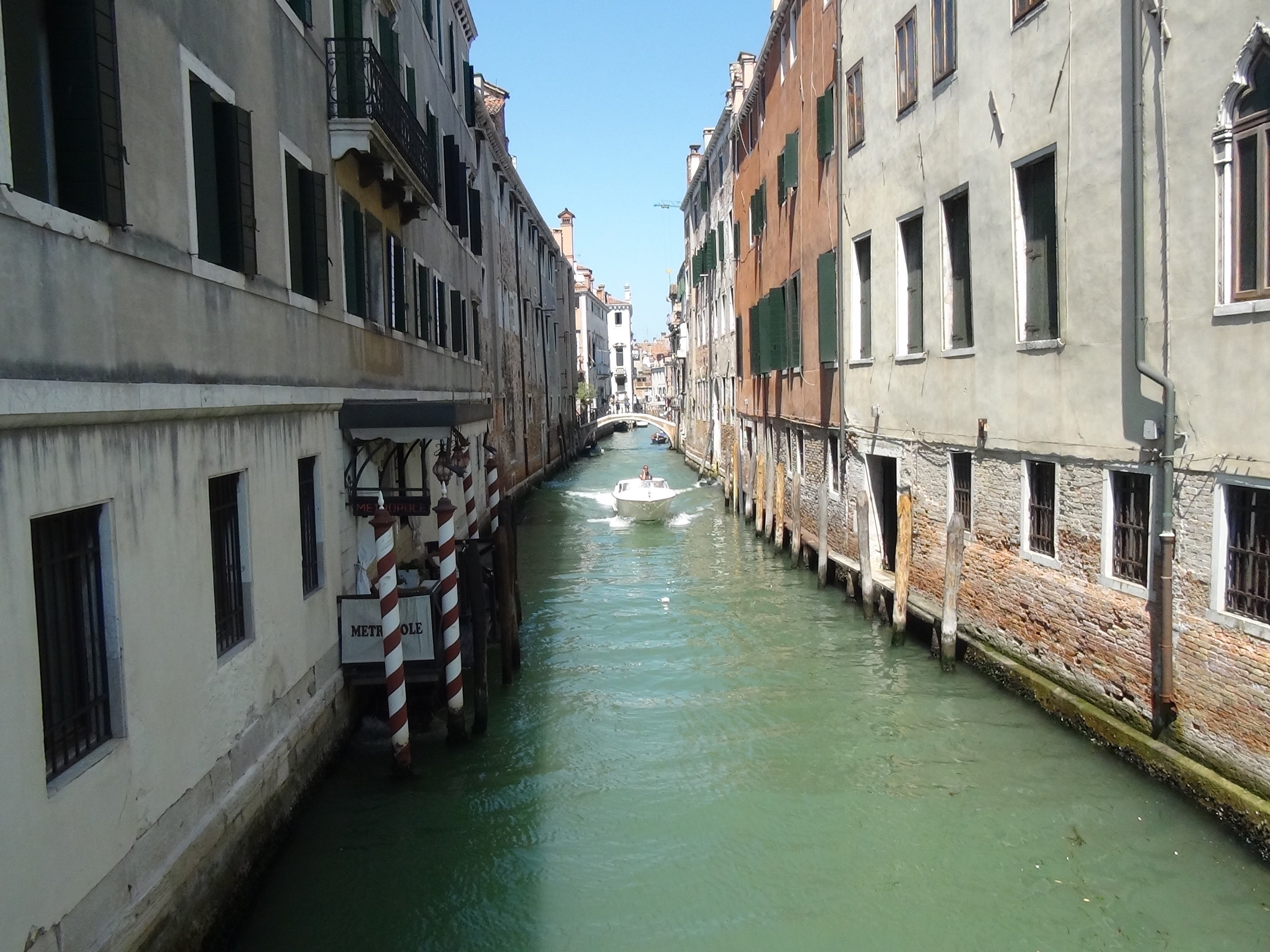 【携程攻略】威尼斯学院桥景点,威尼斯的桥太多了,最有名的就是叹息桥