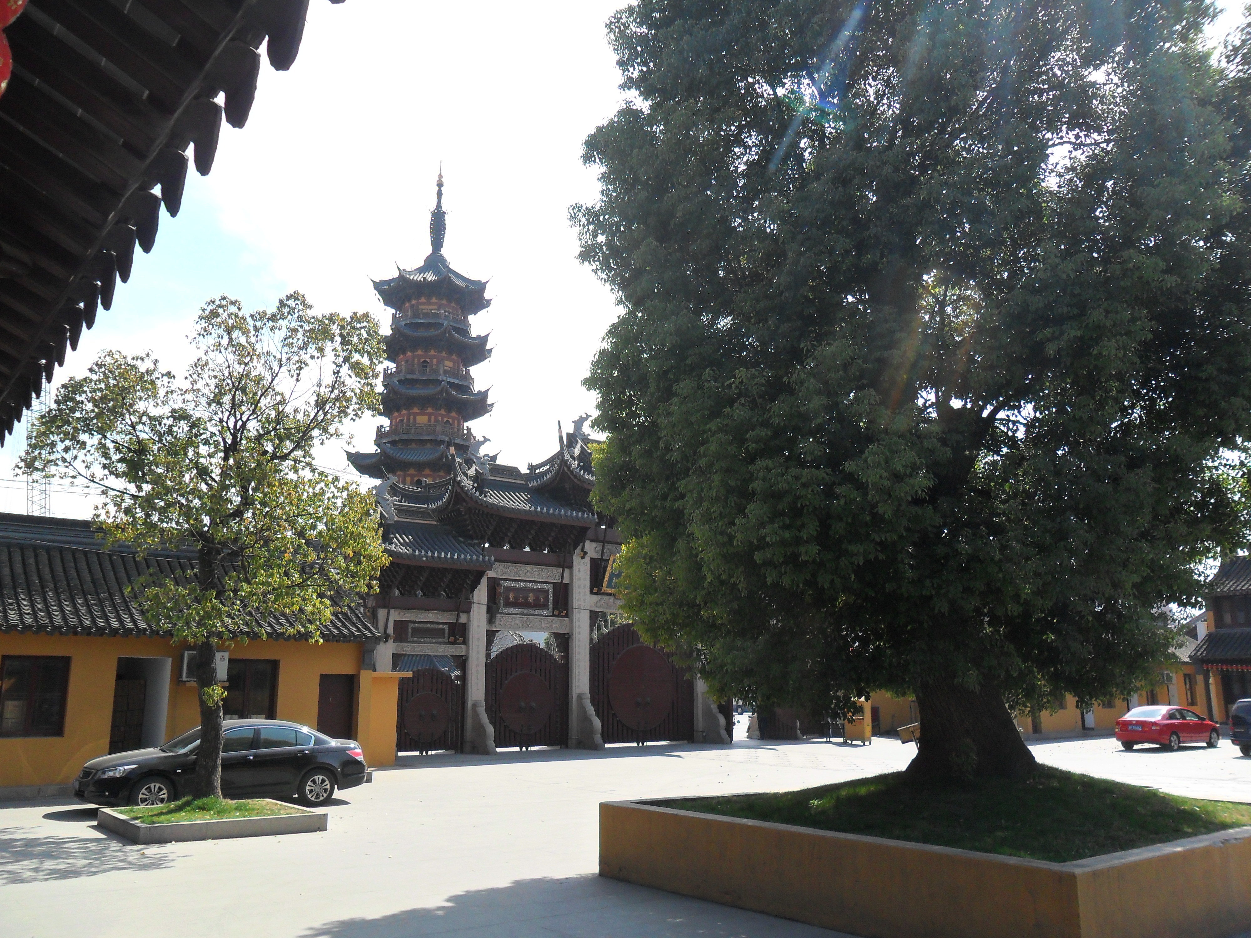 携程攻略】上海龙华寺适合家庭亲子旅游吗,龙华寺家庭亲子景点推荐/点评 同時購入品 上海 龍年記念金符 龍華古寺 その他