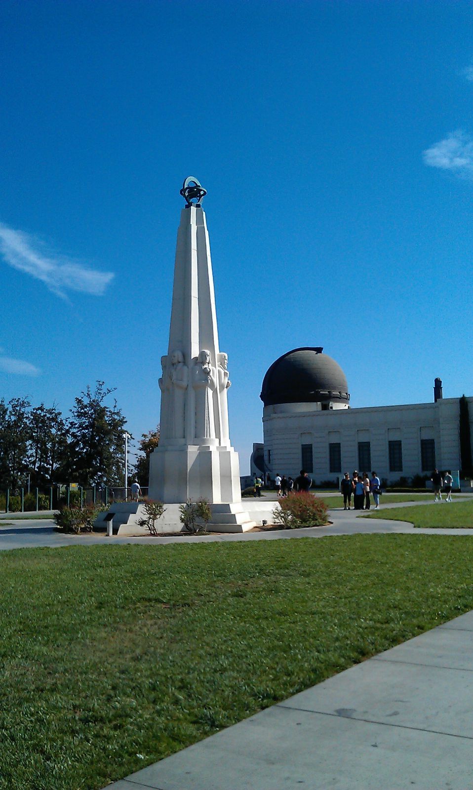 它是洛杉矶的标志性建筑,曾经是电影《霹雳娇娃2》和《黄金眼》的外景