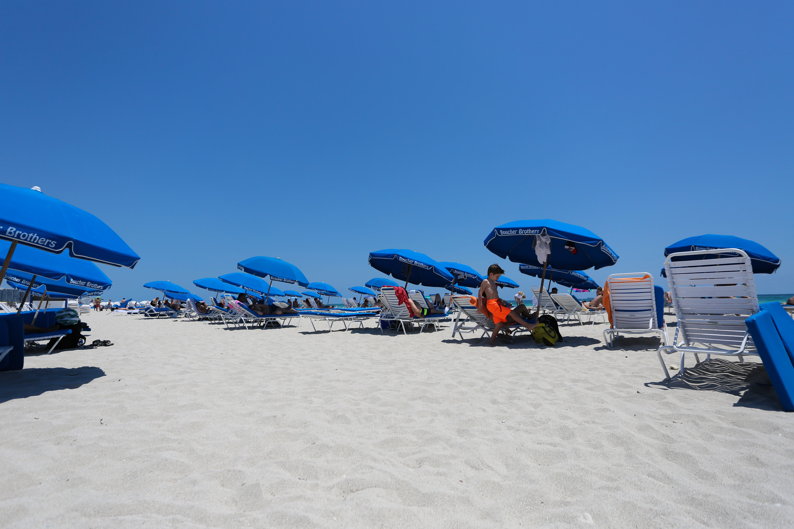 全球最爱裸体的国家：裸体海滩达141个，每年吸引近亿外国游客 - 知乎