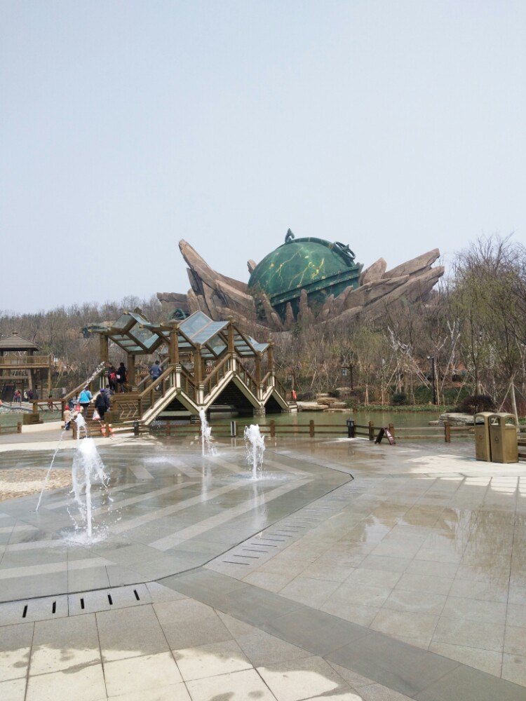 東方鹽湖城