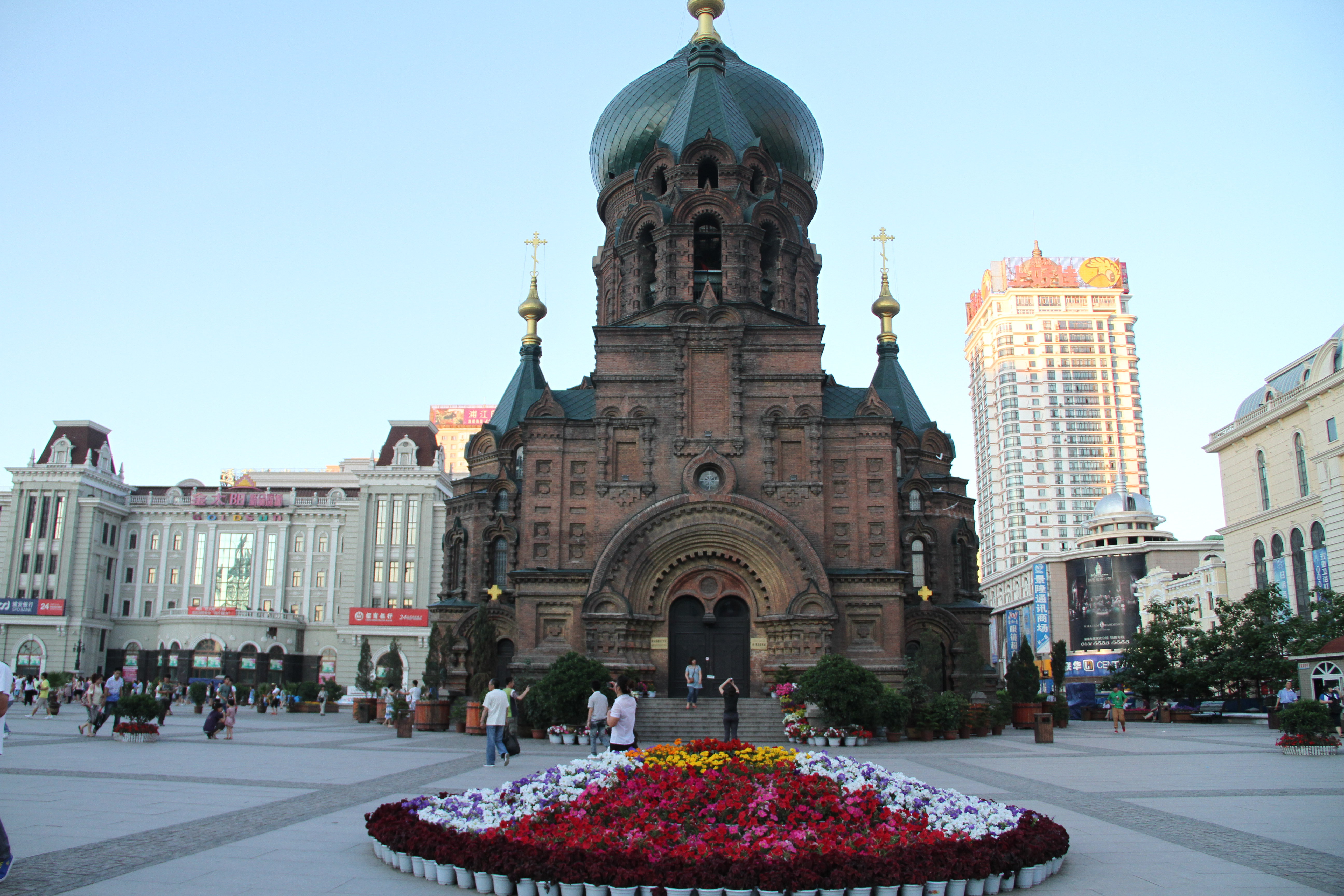 哈尔滨圣索非亚大教堂，远东最大东正教堂，仰望天界的美好与神圣-搜狐大视野-搜狐新闻