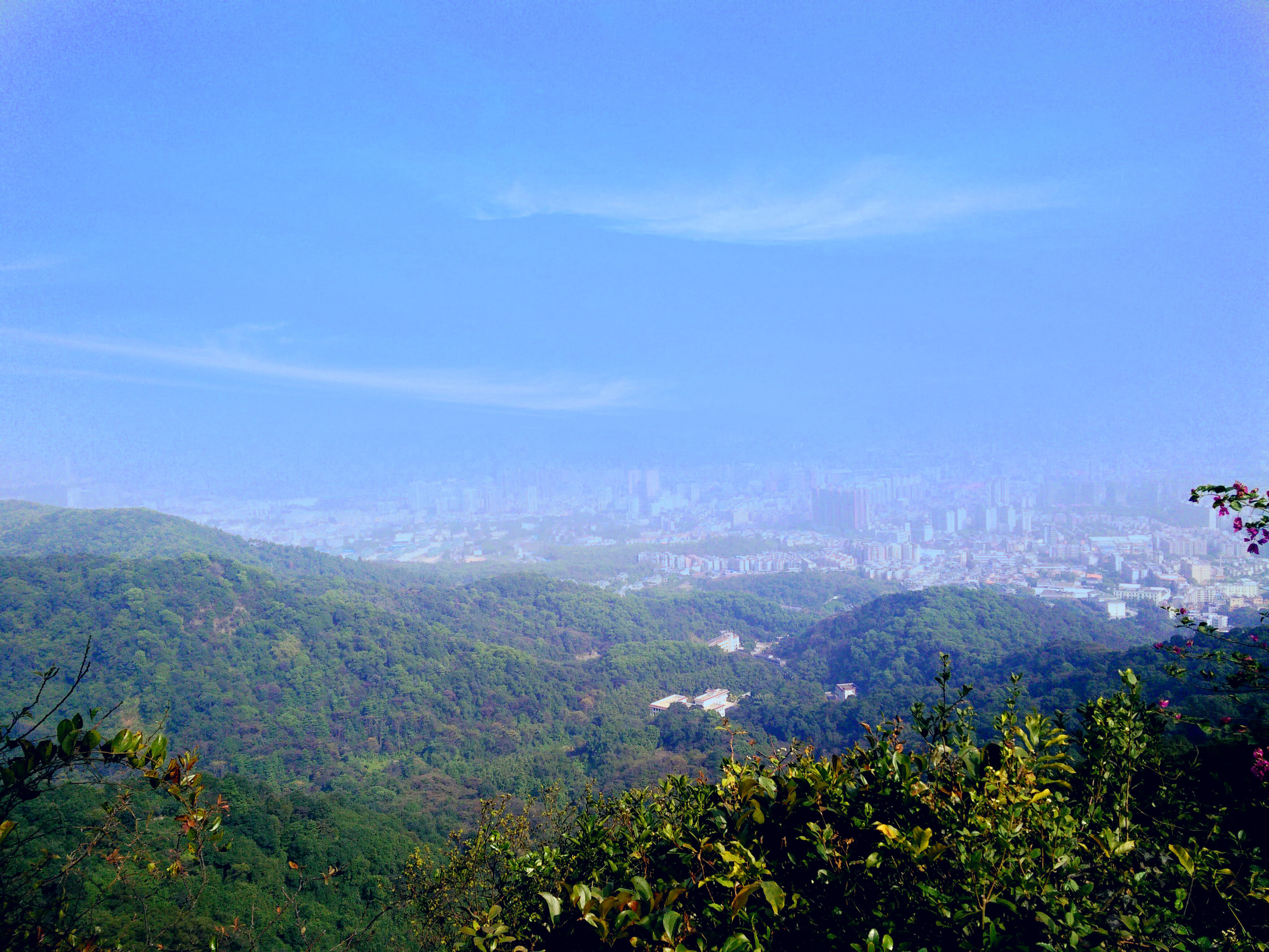 【携程攻略】广州白云山景点,白云山是广州的标志性景点，位于广州城区，整个景区就是一个大型公园…