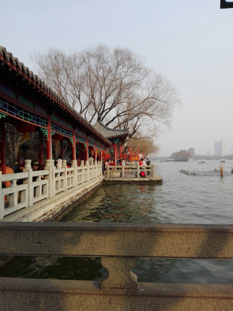 【攜程攻略】山東大明湖景區景點,趕上廟會,進入公園從西到東都是集市