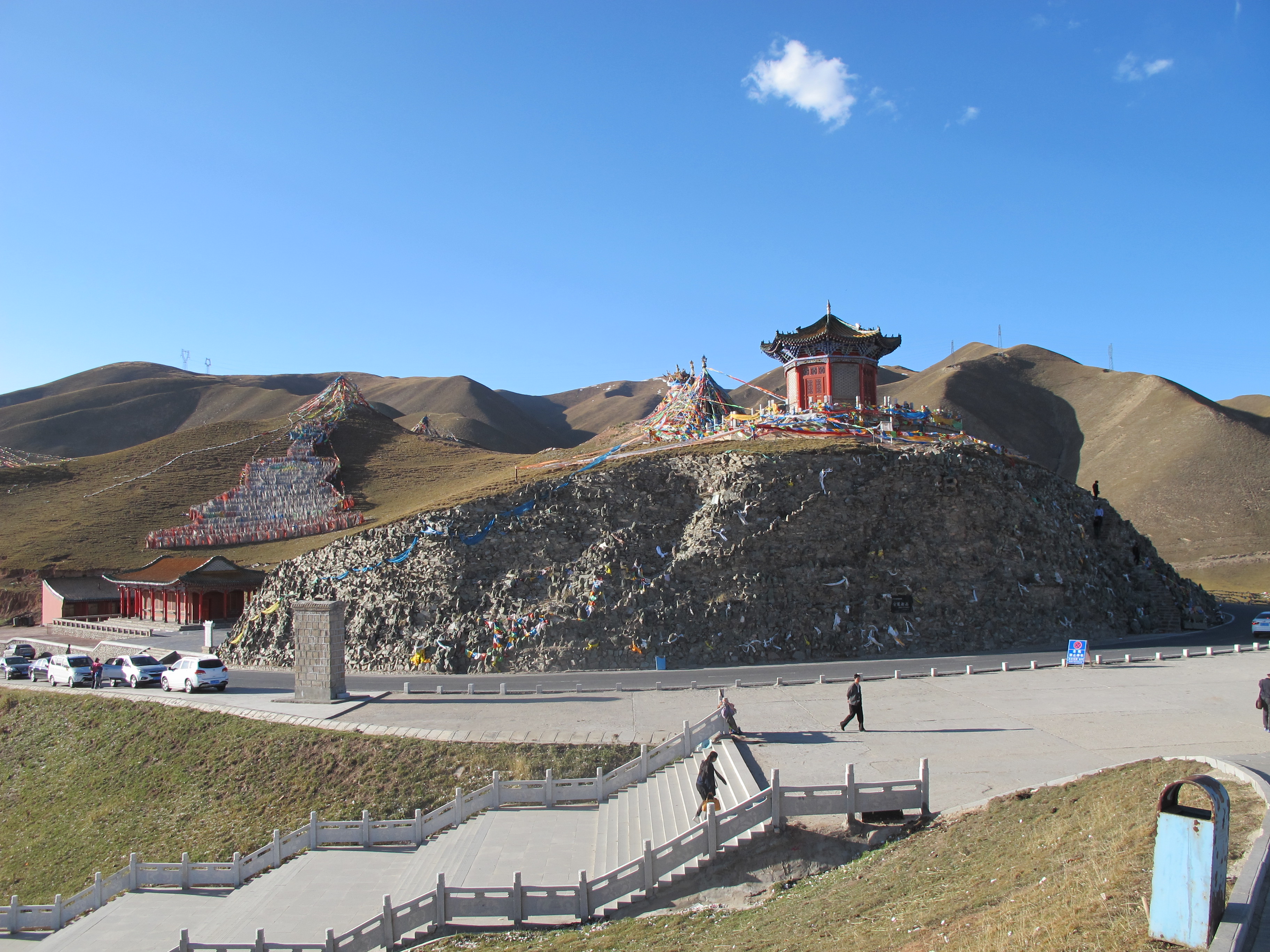 【携程攻略】湟源日月山景点,1.从贵德出发,沿#黄河#而上.