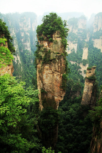 乾坤柱(阿凡达里哈利路亚山原型)