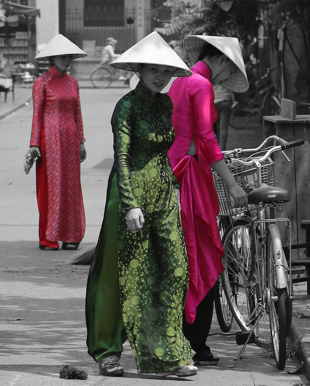 越南街拍:越南街头惊艳的一抹靓色-奥黛