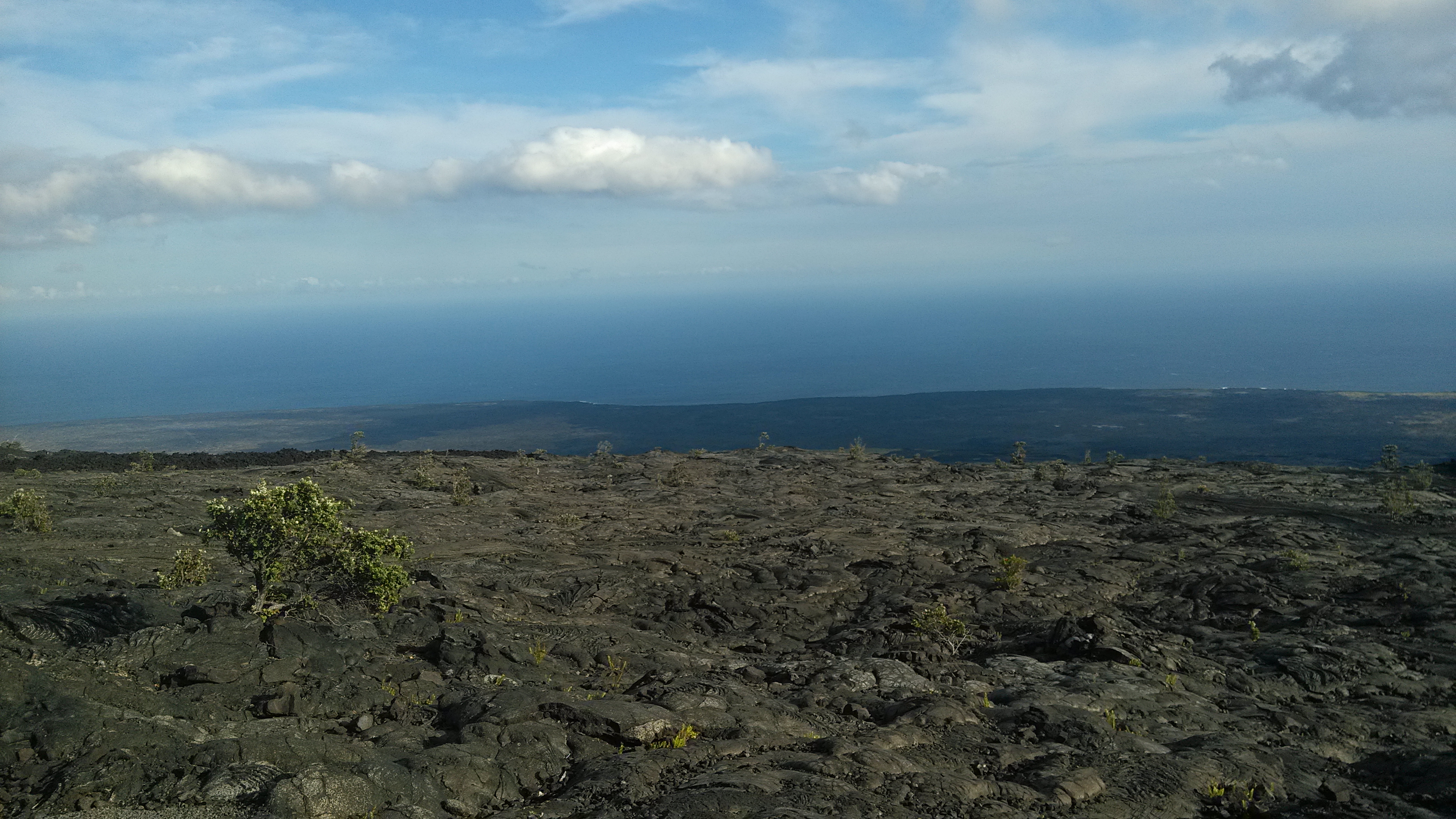 夏威夷火山國家公園 一行6人,由導遊帶領出了火山國家公園,前往國王