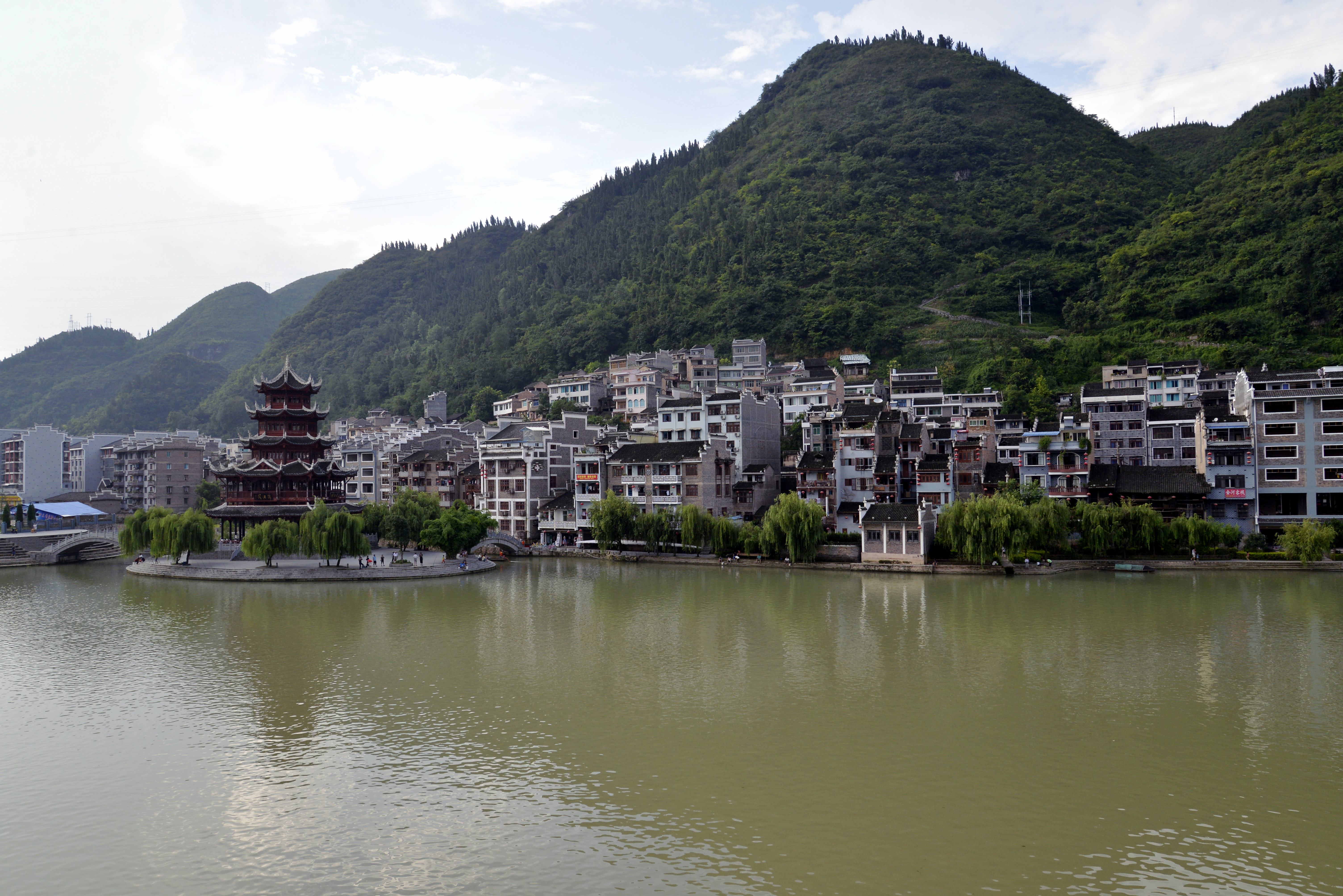 貴州黔東南-鎮遠古鎮,西江千戶苗寨 黃果樹火車十日自由行