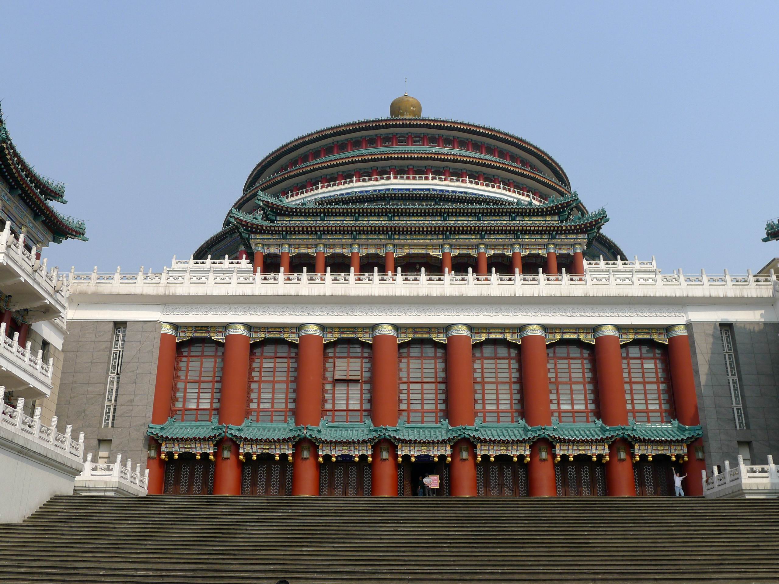 【携程攻略】重庆人民大礼堂景点,重庆市人民大礼堂位于渝中区，于1951年6月破土兴建，1954年4月竣工，…