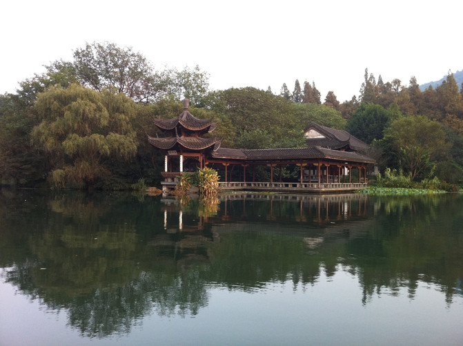 杭州西湖游船时间安排 aec83ba5001746e0a3e7b8fa369ddb85_R_671_10000_Q90.jpg?proc=autoorient