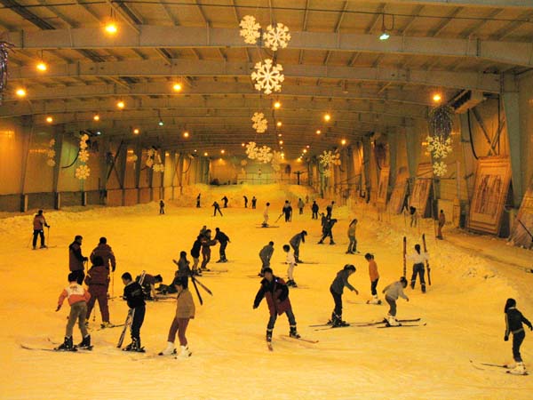 达永山四季滑雪馆