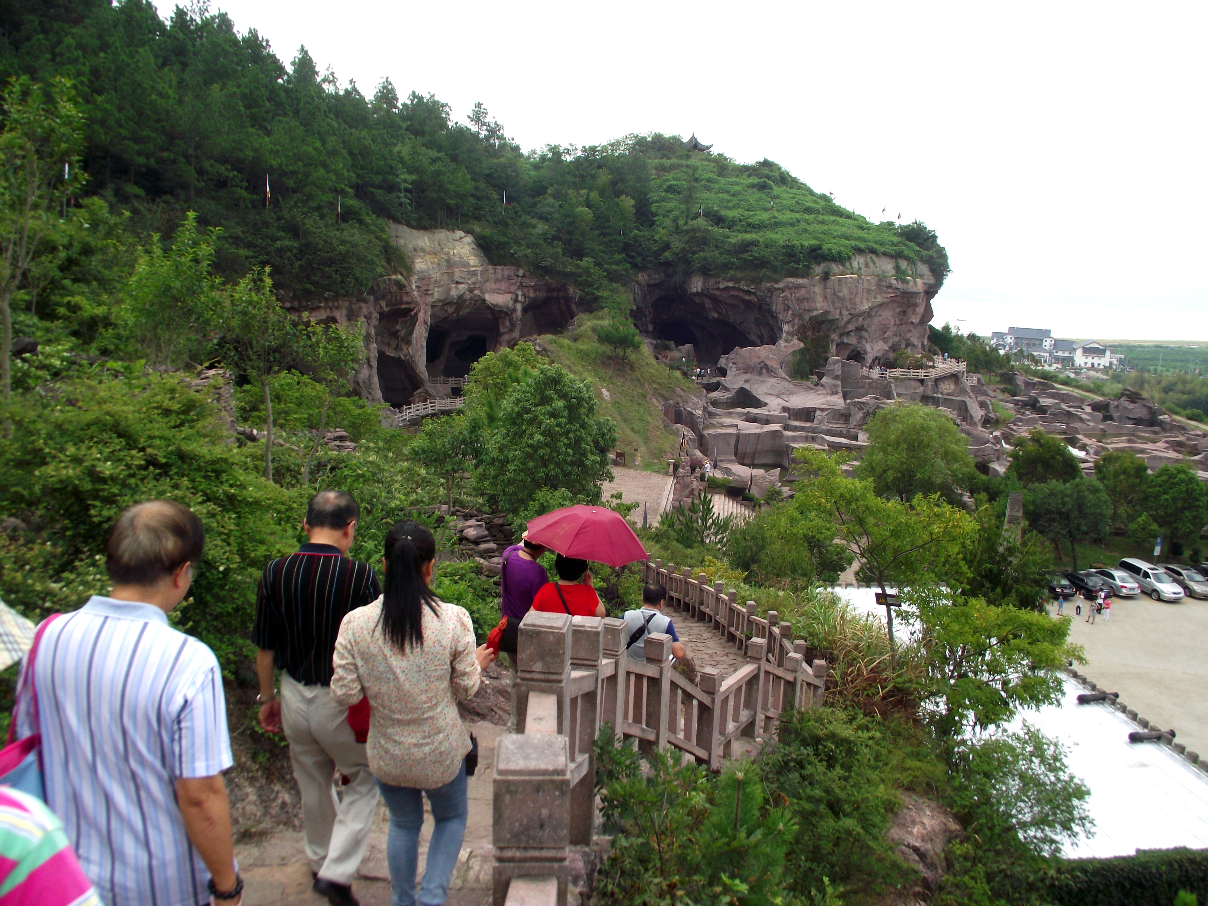 9.20)世界上規模最大采石洞窟遺址——三門蛇蟠島一日遊