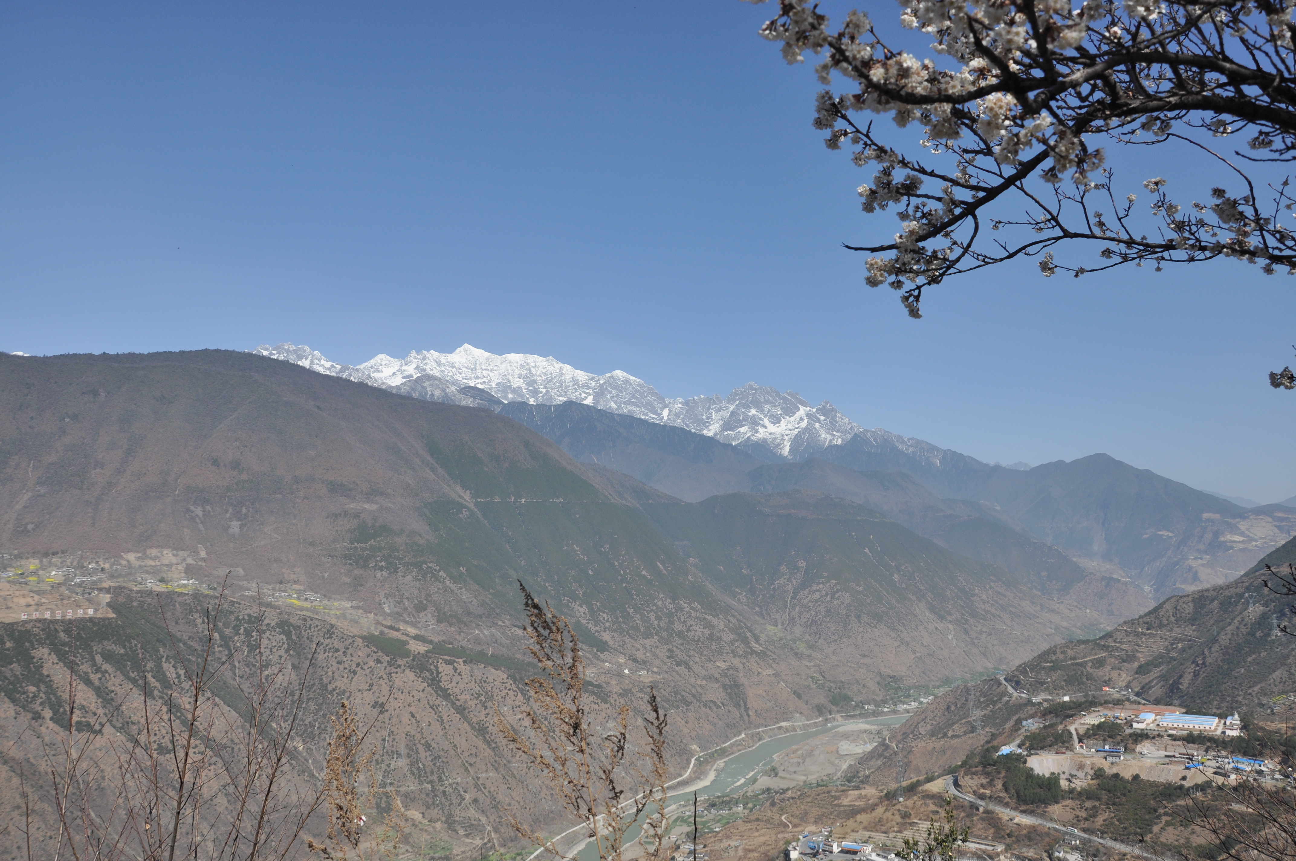 【携程攻略】景点,印象最深的是位于天全县的二郎山宾馆和二郎山隧道