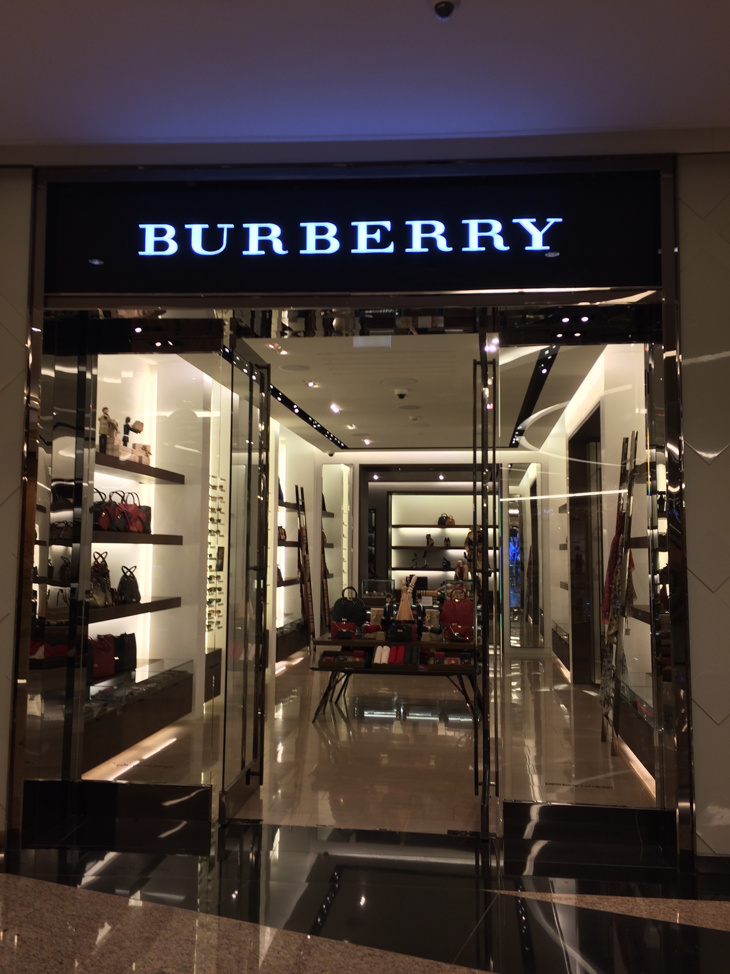 爱上burberry的英伦范