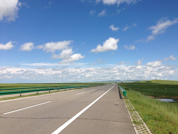 (301国道路况很好)