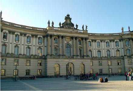 3公里 艾克桑特膳食酒店(hotel pension xantener eck) 4.