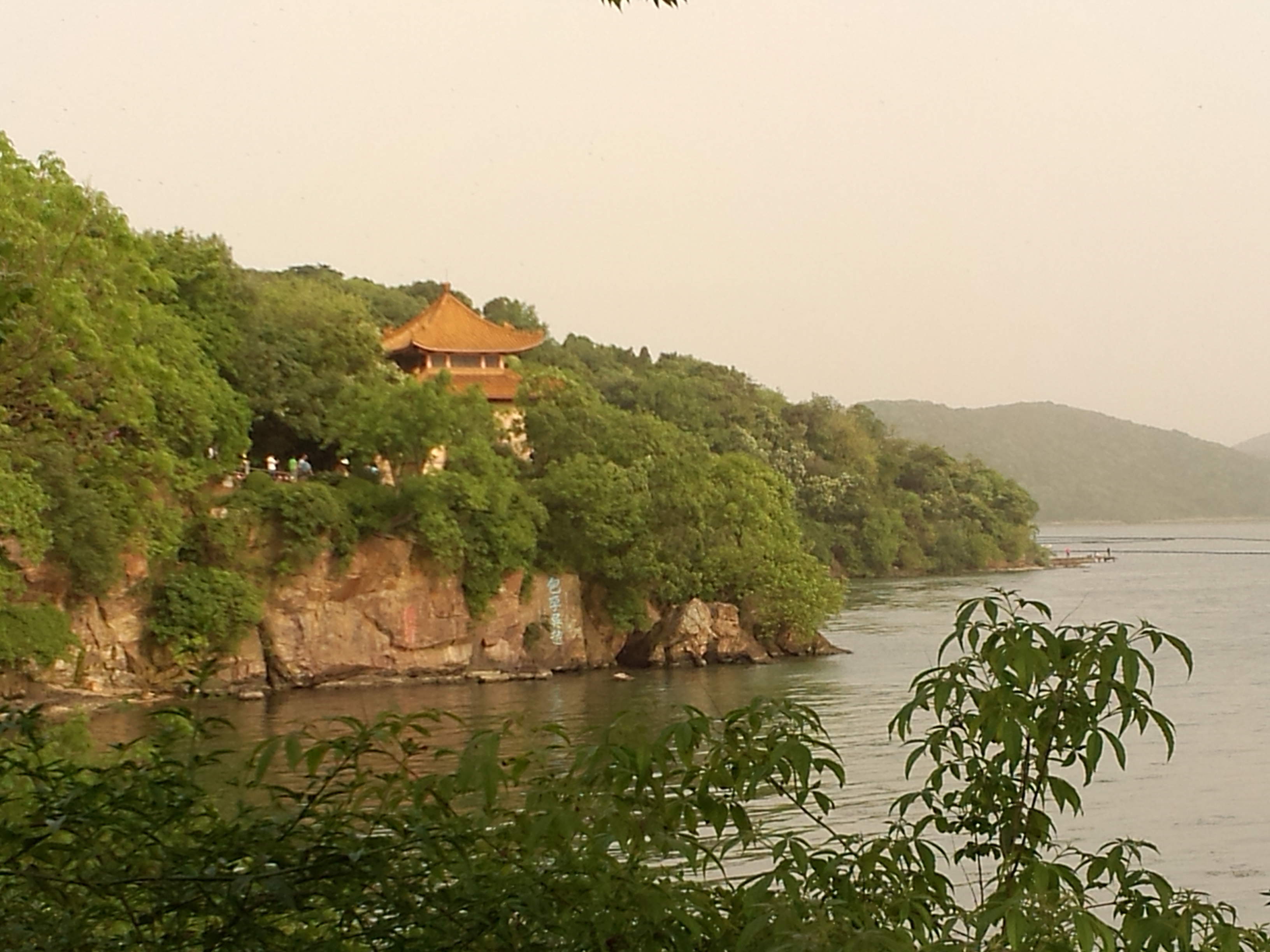 典型太湖風景,江南小山小水小林小廟,適合休閒遊玩.