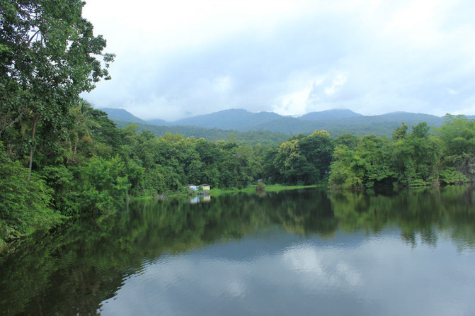 咱们去哪儿?开车去泰国!