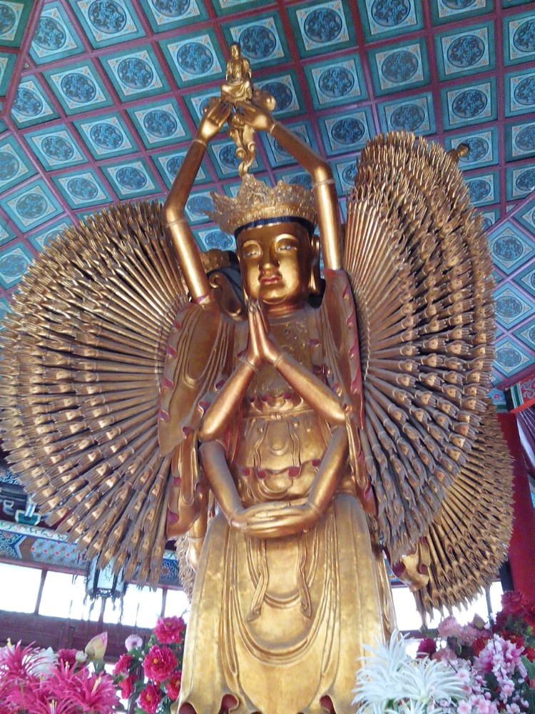               相国寺的千手观音