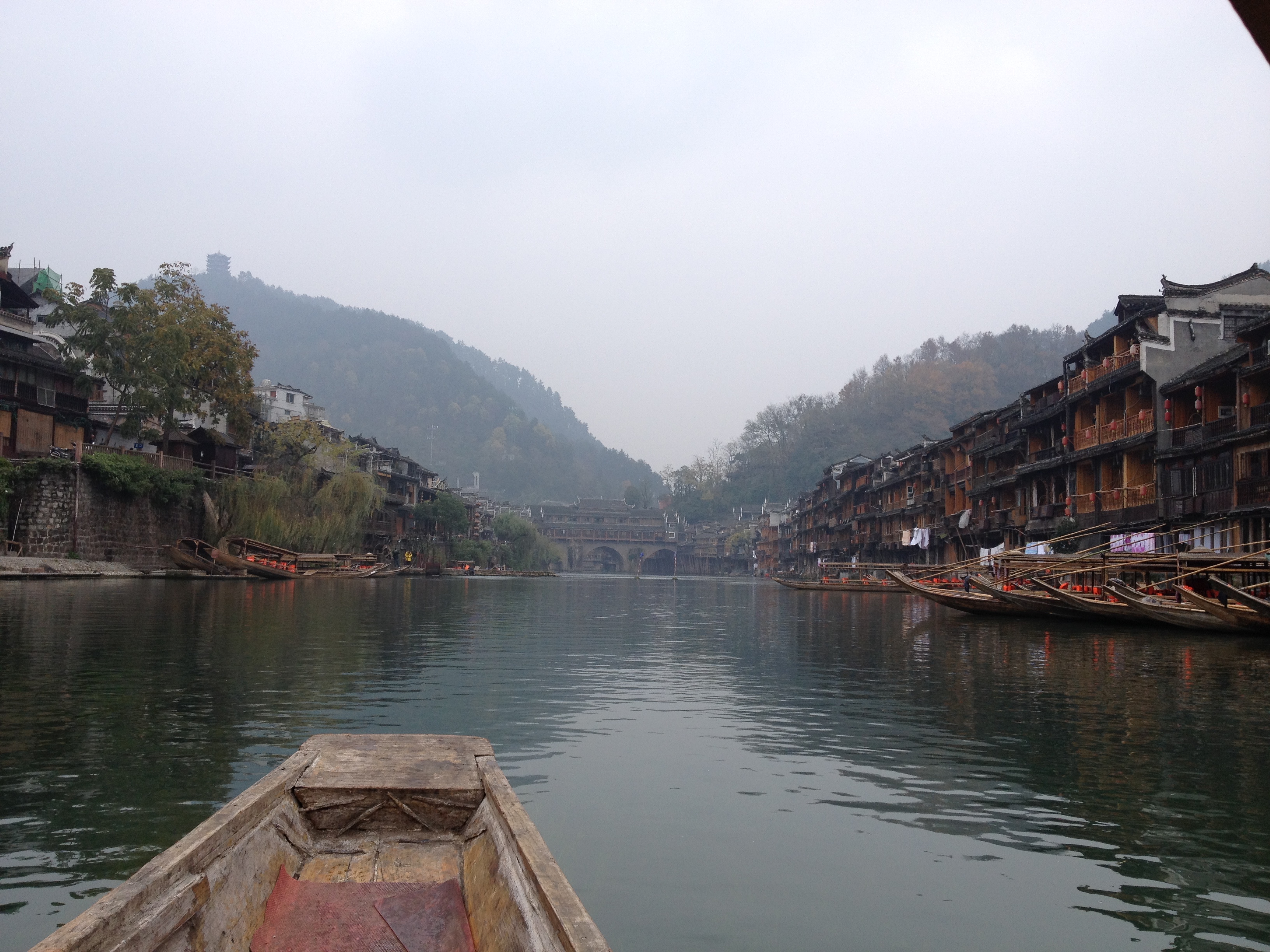长沙旅游攻略景点必去凤凰古城(长沙旅游攻略景点必去凤凰古城图片)