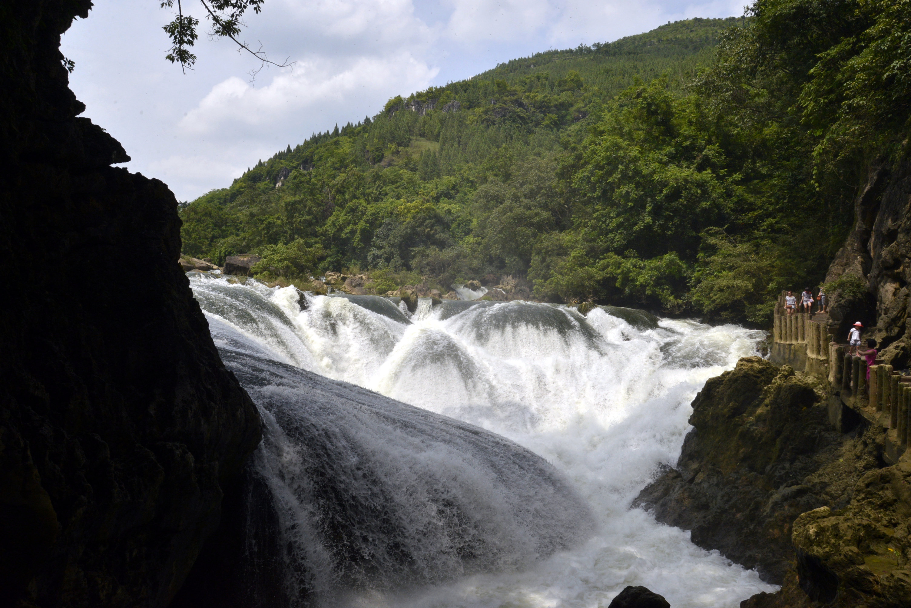 贵州黔东南-镇远古镇,西江千户苗寨 黄果树火车十日自由行