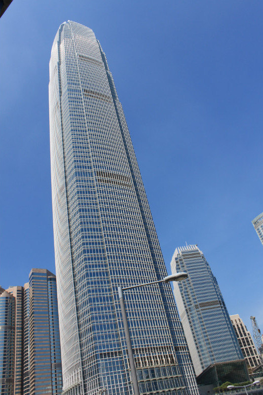 香港国际金融中心二期 继续搭乘港铁,从ifc里面的中环站坐到了九龙站.