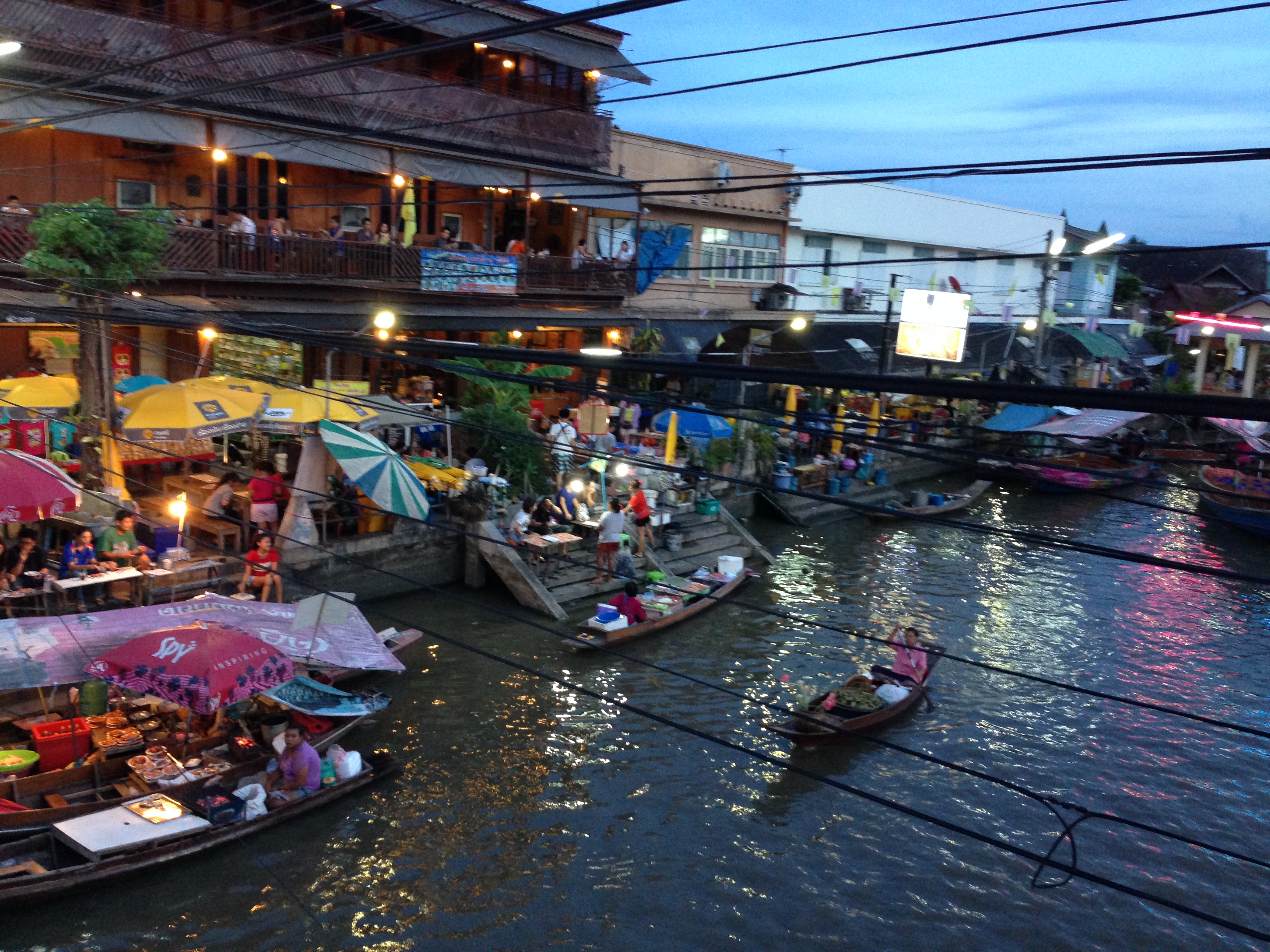 安帕瓦水上集市