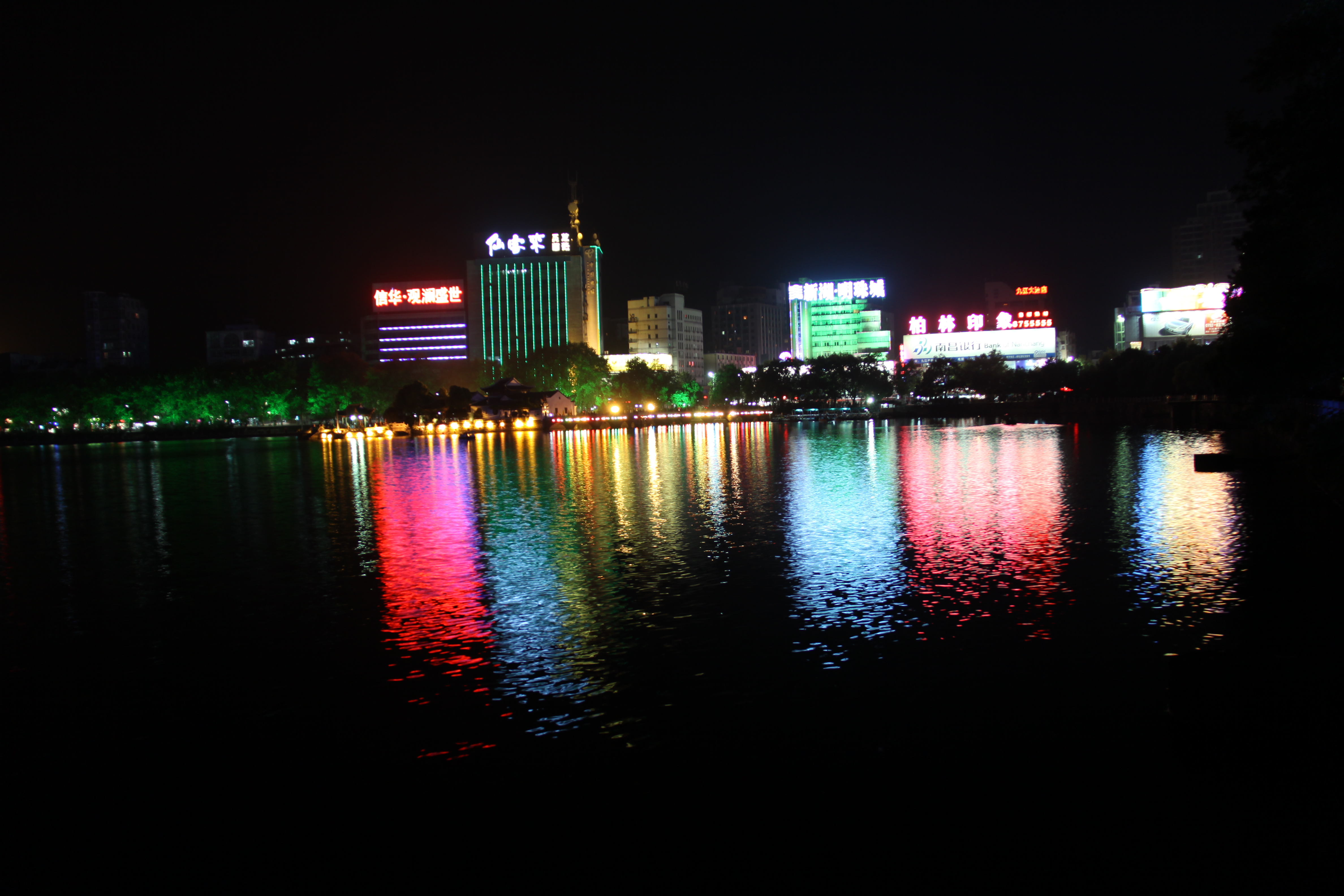 甘棠湖夜景图片