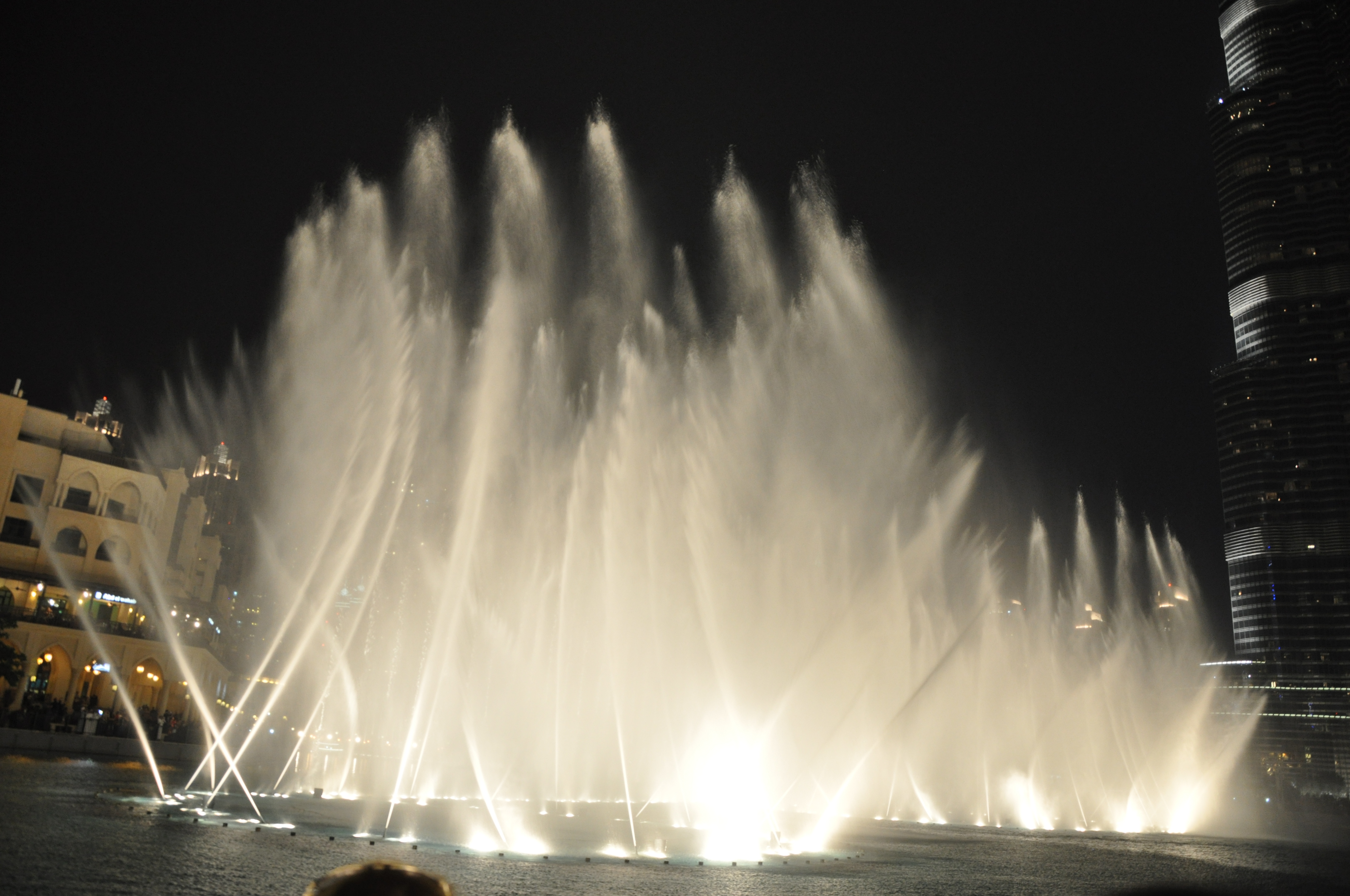 迪拜音乐喷泉吻别图片