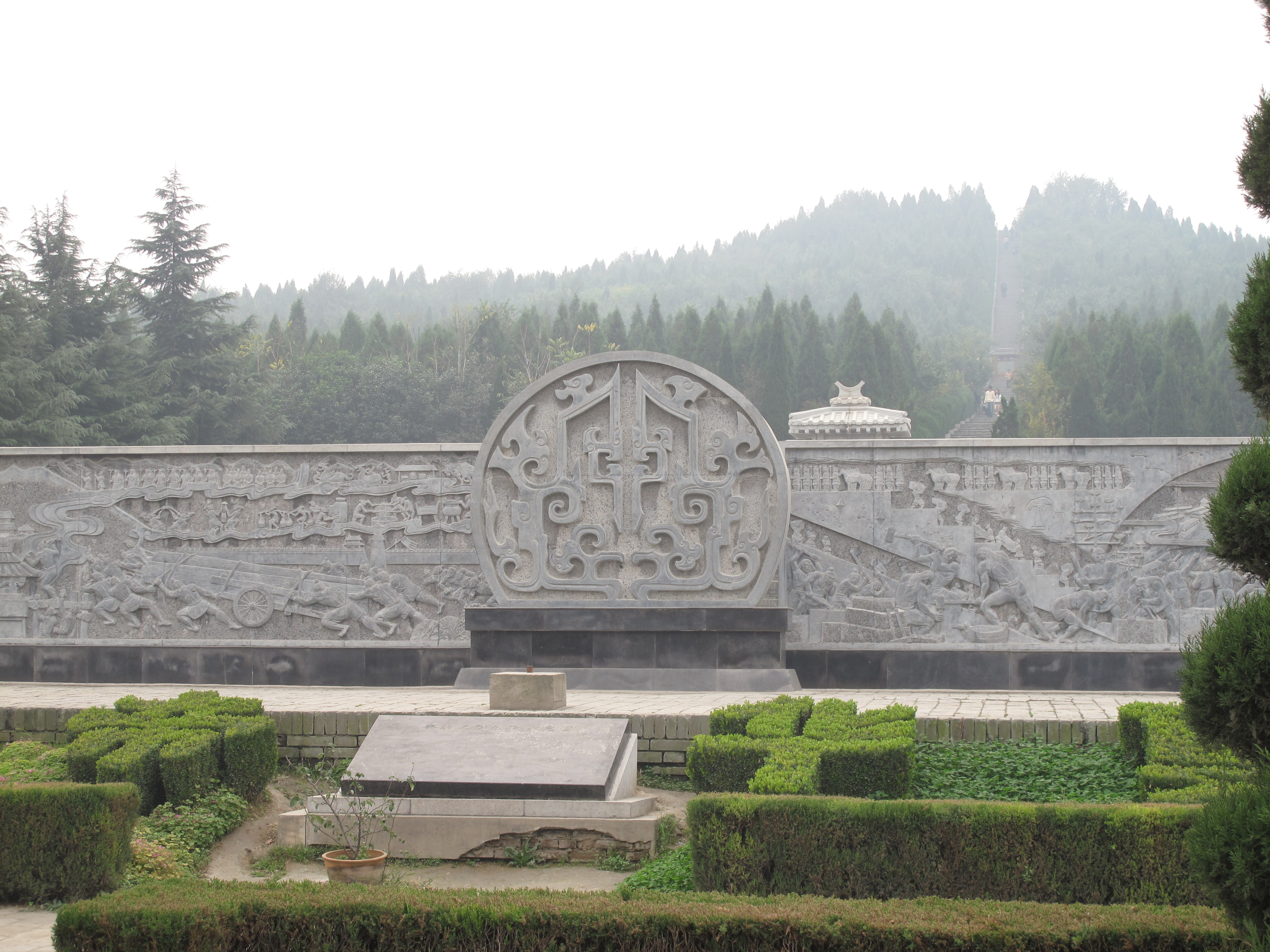 【携程攻略】西安秦始皇帝陵博物院-丽山园景点,秦始皇陵是中国历史上第一个皇帝嬴政的陵墓，位于临潼县城东5公里处…
