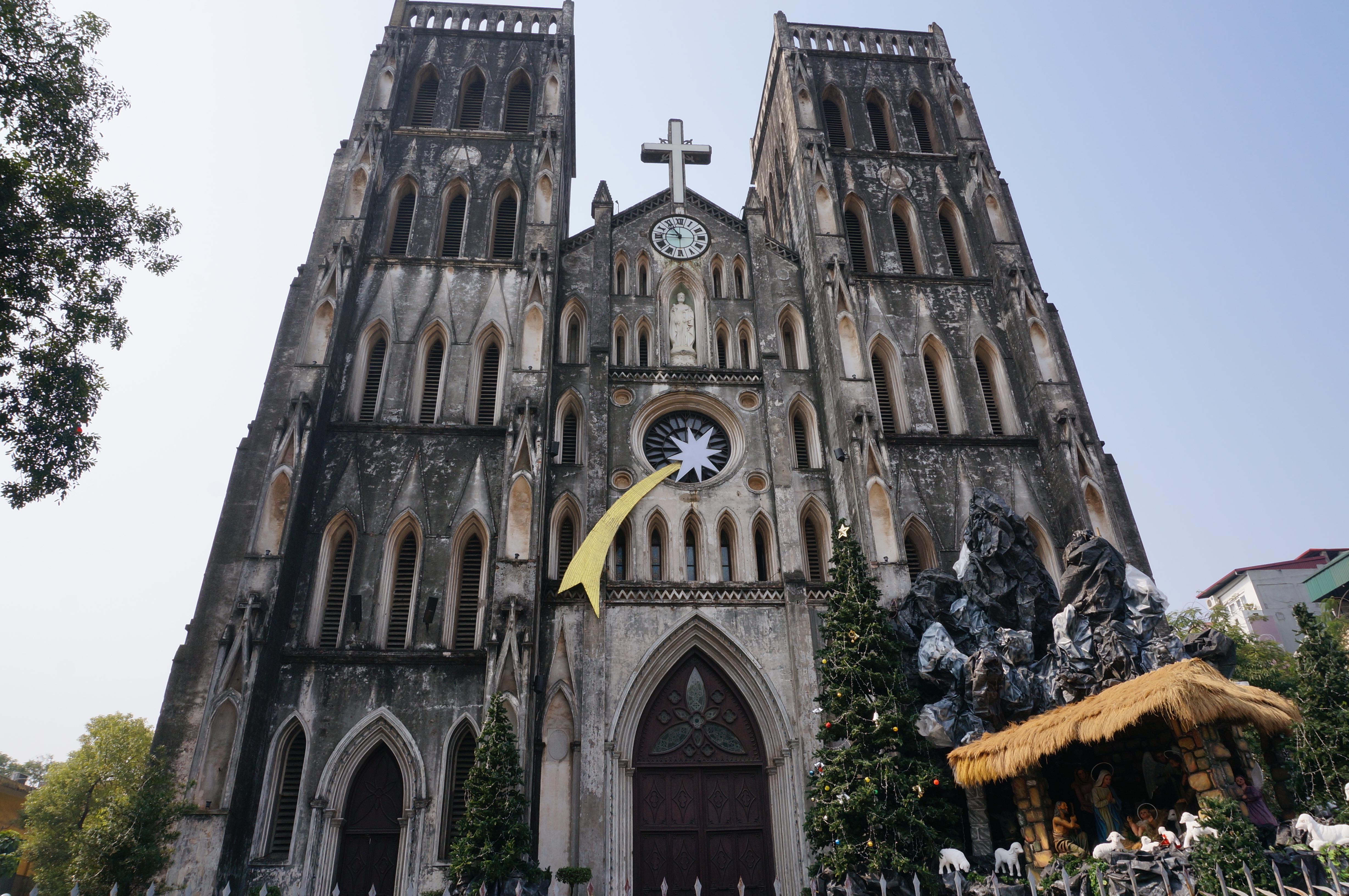 越南游之二-古老的河内,秀丽的下龙湾,悠闲的岘港