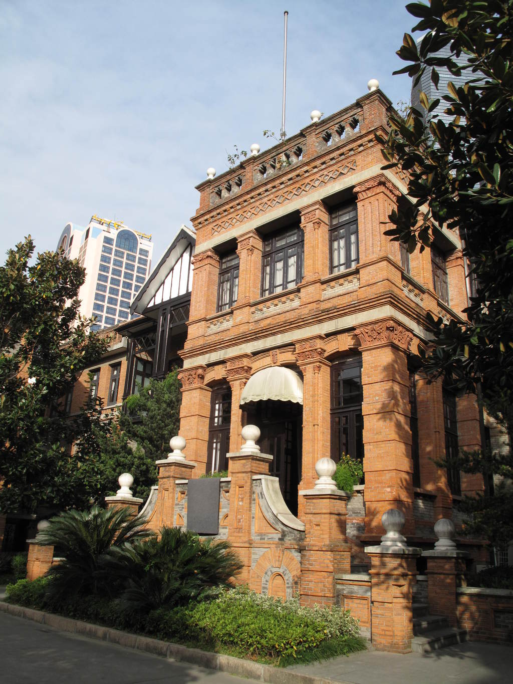 上海行(一—细品衡复街衢的海派风情(徐家汇源,衡山路,东平路,汾阳