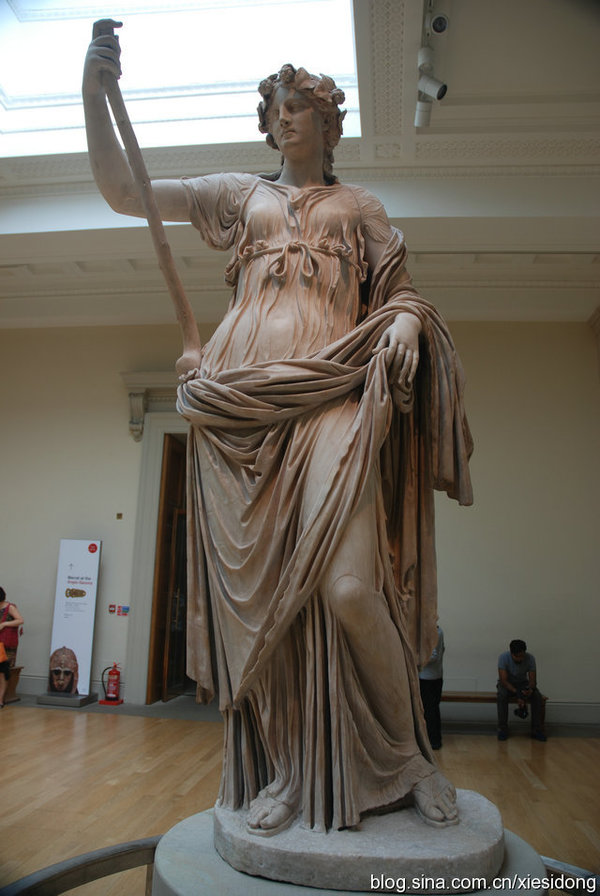 接着我们参观了埃及馆,在这里可以看到埃及的埃及罗塞塔碑,它的正