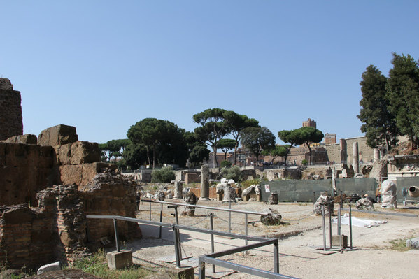 凯撒墓图片