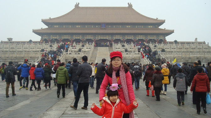 “重庆旅游攻略：网红城市的拍照圣地与美食天