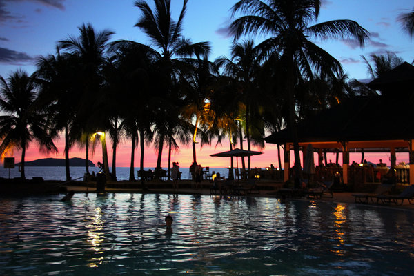 马来西亚沙巴一家三口自由行,光脚走过天堂般的风景