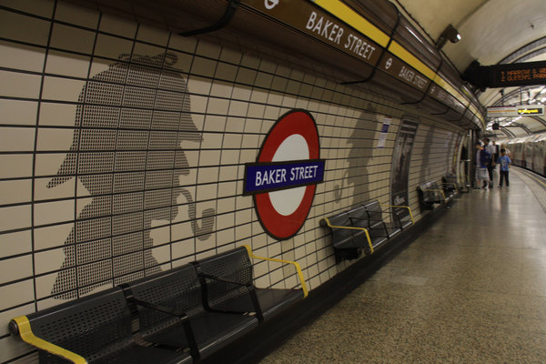贝克街站,福尔摩斯住的地方:各地铁站都有自己的特色