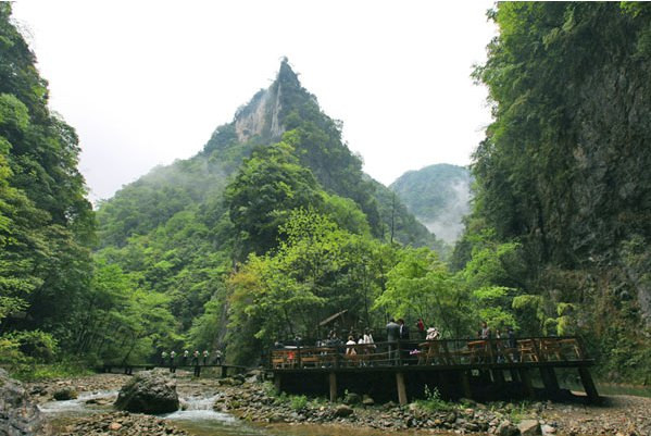 石泉县有多少人口_石泉县租赁补贴发放现场.场景一:春节前夕,老张外出打工回