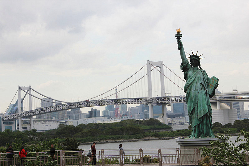 南极洲 台场位于东京湾一侧,东京湾是一个位于日本关东地区的海湾,因