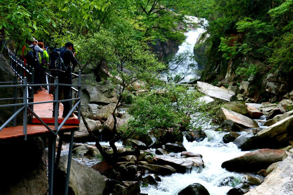 麻城旅遊新亮點——大別山桐梘衝瀑布群